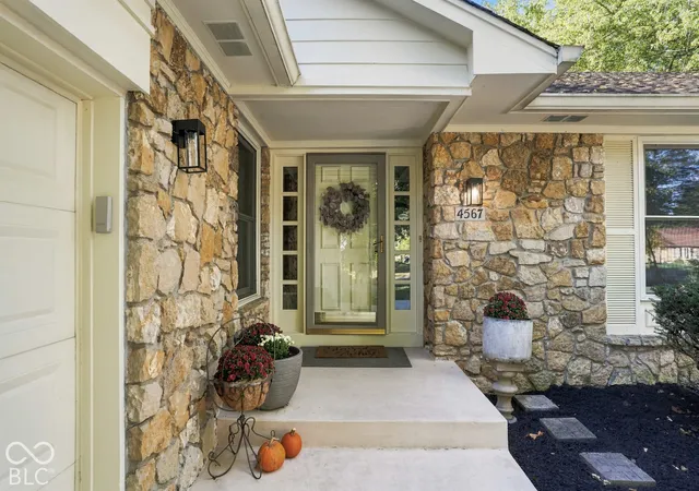 Photo 3 of Single family home for sale at 4567 Southway Rd, Greenwood, IN 46142 | MLS# 22132565 | Listing updated on 2026-10-22
