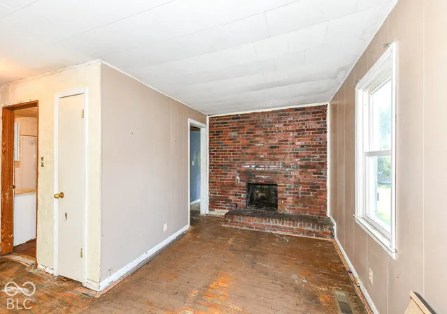 Photo 3 of Single family home for sale at 2521 E 5th Street, Anderson, IN 46012 | MLS# 22132576 | Listing updated on 2026-10-27