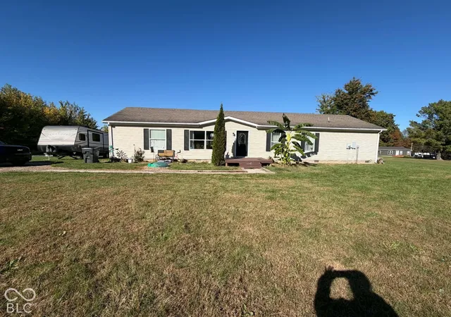 Photo 2 of Single family home for sale at 6655 E State Rd 58, Owensburg, IN 47453 | MLS# 22132629 | Listing updated on 2026-10-27