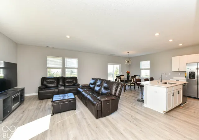 Photo 4 of Single family home for sale at 8663 Winton Pl, Pendleton, IN 46064 | MLS# 22132634 | Listing updated on 2026-10-24
