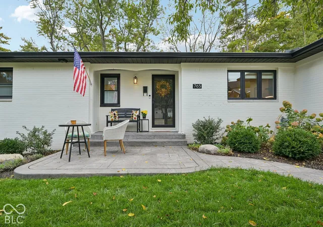 Photo 1 of Single family home for sale at 765 W Pine St, Zionsville, IN 46077 | MLS# 22132652 | Listing updated on 2026-10-28