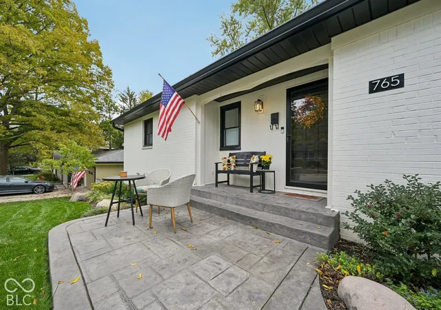 Photo 2 of Single family home for sale at 765 W Pine St, Zionsville, IN 46077 | MLS# 22132652 | Listing updated on 2026-10-28