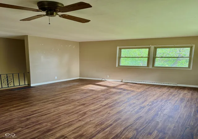 Photo 4 of Single family home for sale at 1916 W White River Blvd, Muncie, IN 47303 | MLS# 22132657 | Listing updated on 2026-10-21