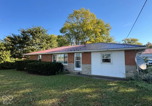 Photo 2 of Sale Pending at 3310 S 1000 West, Anderson, IN 46012 | MLS# 22132660 | Listing updated on 2026-10-24
