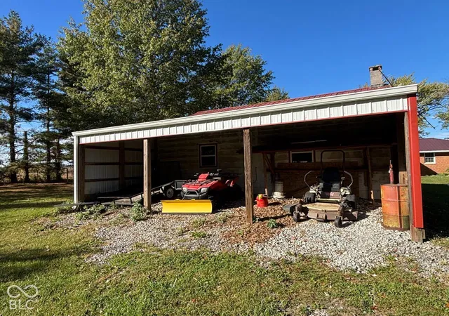 Photo 4 of Sale Pending at 3310 S 1000 West, Anderson, IN 46012 | MLS# 22132660 | Listing updated on 2026-10-24