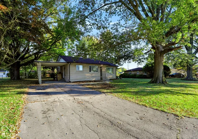 Photo 3 of Single family home for sale at 4062 W Broadway Ave, Bloomington, IN 47404 | MLS# 22132663 | Listing updated on 2026-10-21