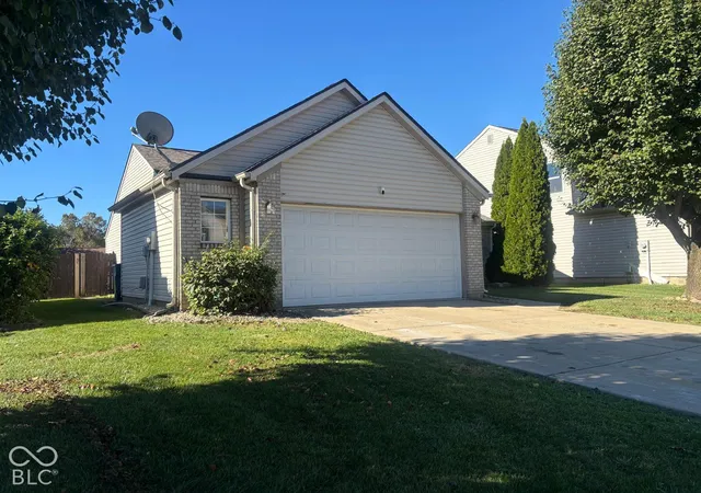 Photo 1 of Single family home for sale at 6650 Crestwell Ln, Indianapolis, IN 46268 | MLS# 22132666 | Listing updated on 2026-10-25