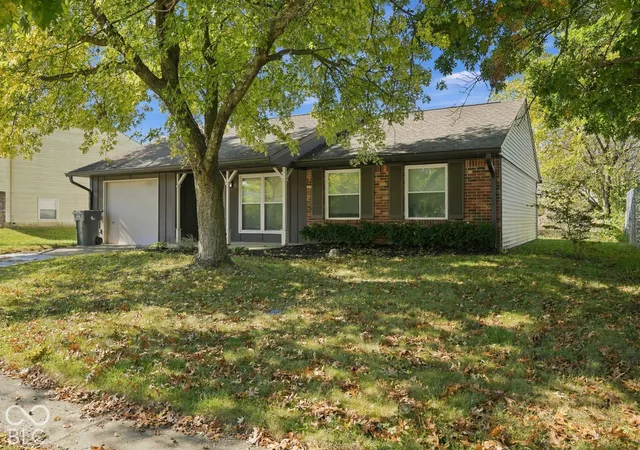 Photo 2 of Sale Pending at 5538 Wagon Wheel Trl, Indianapolis, IN 46237 | MLS# 22132672 | Listing updated on 2026-10-24