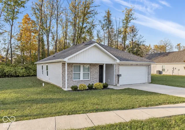 Photo 2 of Single family home for sale at 2632 S Crane Pond, Marion, IN 46952 | MLS# 22132679 | Listing updated on 2026-10-24