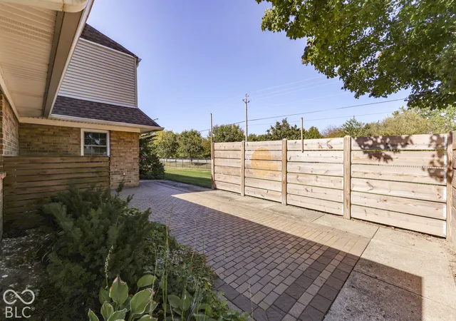 Photo 4 of Condo for sale at 3412 Winchester Dr, Indianapolis, IN 46227 | MLS# 22132682 | Listing updated on 2026-10-21