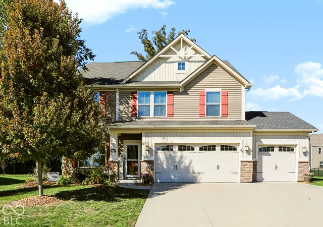 Photo 1 of Single family home for sale at 1322 Cloverdale Tr, Greenwood, IN 46143 | MLS# 22132683 | Listing updated on 2026-10-26
