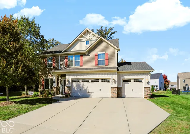 Photo 2 of Single family home for sale at 1322 Cloverdale Tr, Greenwood, IN 46143 | MLS# 22132683 | Listing updated on 2026-10-26