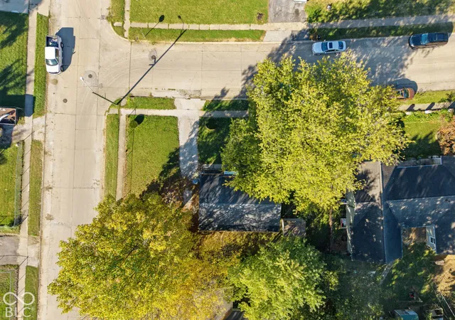 Photo 3 of Sale Pending at 5943 Getz Ln, Indianapolis, IN 46254 | MLS# 22132697 | Listing updated on 2026-10-28