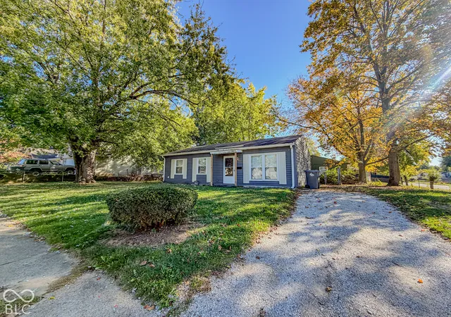 Photo 3 of Sale Pending at 5943 Getz Ln, Indianapolis, IN 46254 | MLS# 22132697 | Listing updated on 2026-10-28