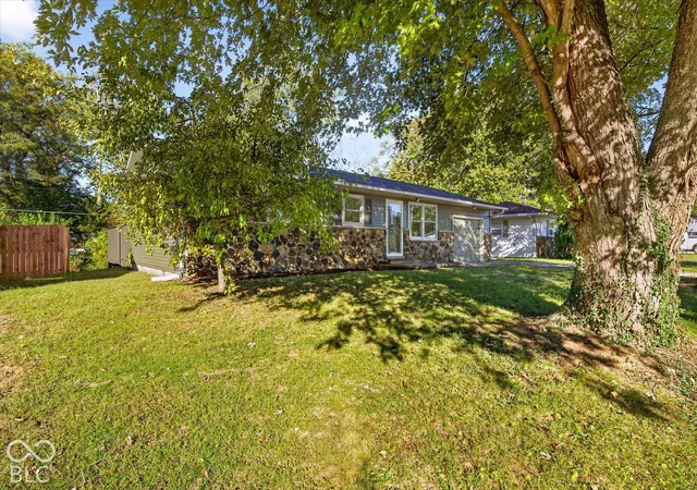 Photo 3 of Single family home for sale at 546 10th Street Nw, Linton, IN 47441 | MLS# 22132698 | Listing updated on 2026-10-24