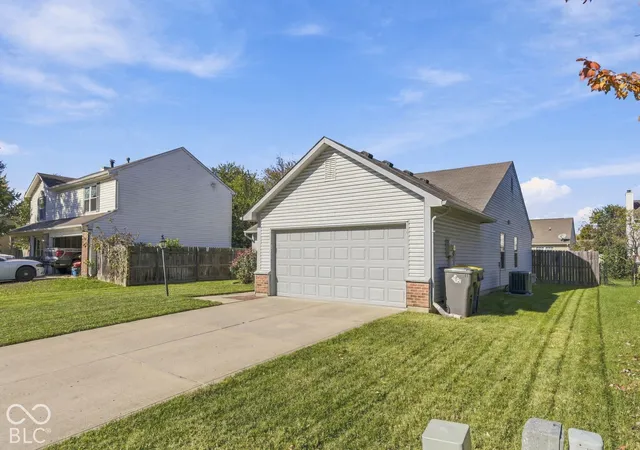 Photo 2 of Single family home for sale at 5914 Woodcote Dr, Indianapolis, IN 46221 | MLS# 22132704 | Listing updated on 2026-10-24