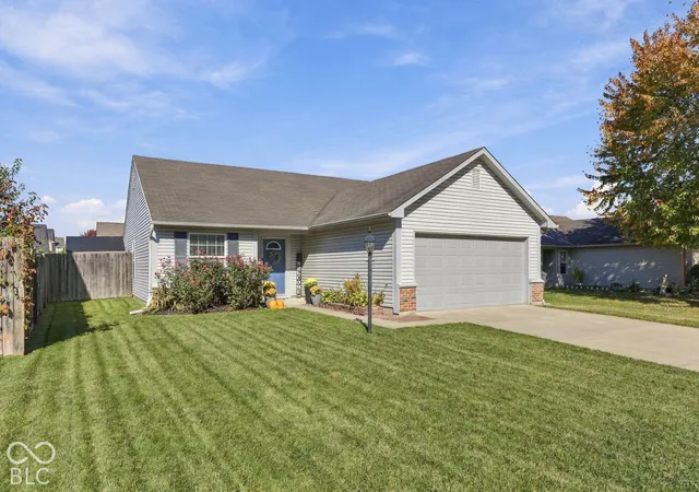 Photo 3 of Single family home for sale at 5914 Woodcote Dr, Indianapolis, IN 46221 | MLS# 22132704 | Listing updated on 2026-10-24