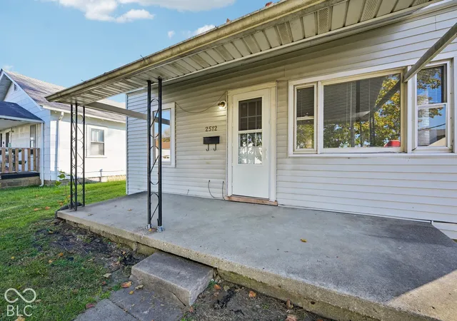 Photo 3 of Single family home for sale at 2512 Meridian St, Anderson, IN 46016 | MLS# 22132717 | Listing updated on 2026-10-29