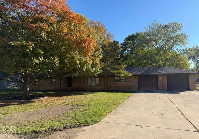 Photo 3 of Single family home for sale at 1900 N Riley Rd, Muncie, IN 47304 | MLS# 22132721 | Listing updated on 2026-10-23