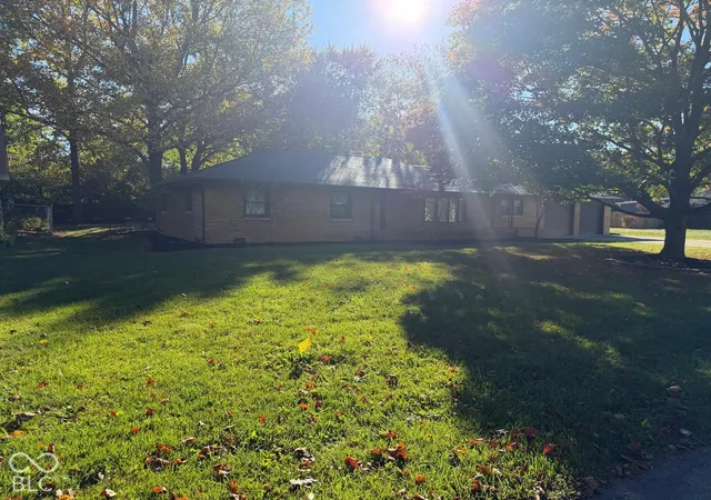 Photo 4 of Single family home for sale at 1900 N Riley Rd, Muncie, IN 47304 | MLS# 22132721 | Listing updated on 2026-10-23