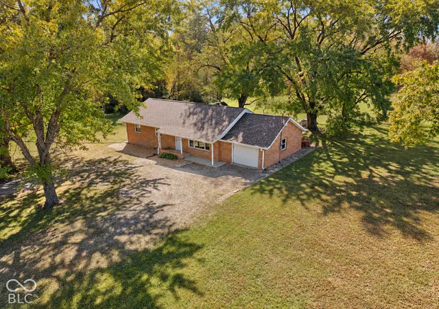 Photo 1 of Single family home for sale at 11845 E State Rd 7, Elizabethtown, IN 47232 | MLS# 22132727 | Listing updated on 2026-10-24