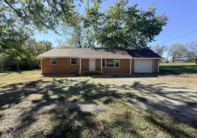 Photo 2 of Single family home for sale at 11845 E State Rd 7, Elizabethtown, IN 47232 | MLS# 22132727 | Listing updated on 2026-10-24