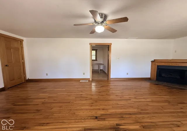 Photo 3 of Single family home for sale at 11845 E State Rd 7, Elizabethtown, IN 47232 | MLS# 22132727 | Listing updated on 2026-10-24