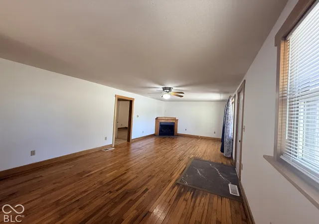 Photo 4 of Single family home for sale at 11845 E State Rd 7, Elizabethtown, IN 47232 | MLS# 22132727 | Listing updated on 2026-10-24