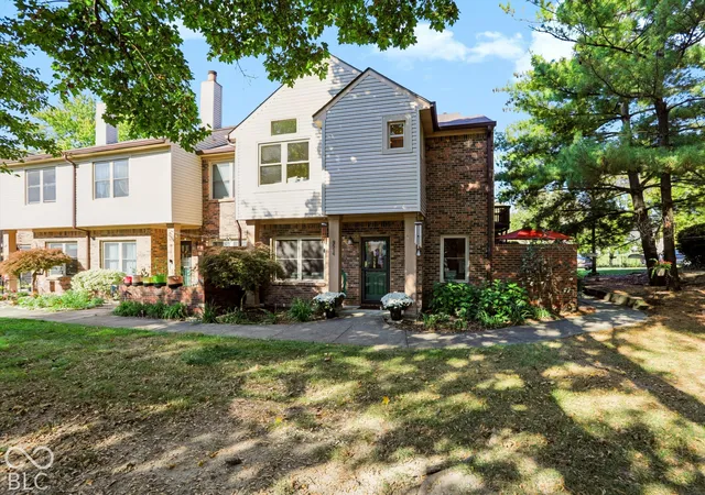 Photo 2 of Condo for sale at 9514 Maple Way, Indianapolis, IN 46268 | MLS# 22132737 | Listing updated on 2026-10-26