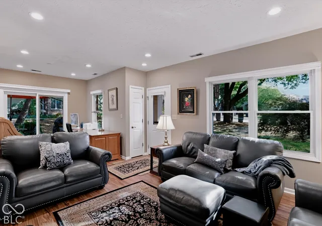 Photo 3 of Condo for sale at 9514 Maple Way, Indianapolis, IN 46268 | MLS# 22132737 | Listing updated on 2026-10-26