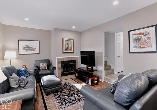 Photo 3 of Condo for sale at 9514 Maple Way, Indianapolis, IN 46268 | MLS# 22132737 | Listing updated on 2026-10-26