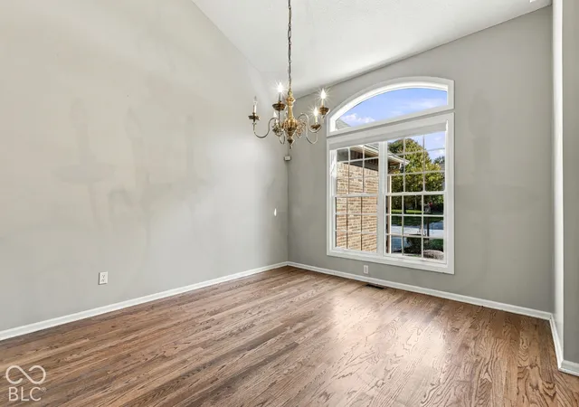 Photo 4 of Single family home for sale at 1825 Continental Dr, Zionsville, IN 46077 | MLS# 22132743 | Listing updated on 2026-10-23