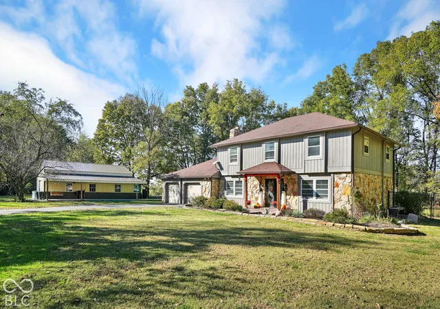 Photo 3 of Single family home for sale at 13468 N Hammer Rd, Mooresville, IN 46158 | MLS# 22132748 | Listing updated on 2026-10-24