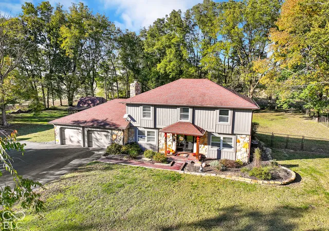 Photo 4 of Single family home for sale at 13468 N Hammer Rd, Mooresville, IN 46158 | MLS# 22132748 | Listing updated on 2026-10-24