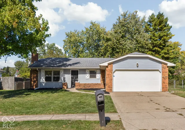 Photo 1 of Single family home for sale at 1006 Greenbrook Dr, Greenfield, IN 46140 | MLS# 22132762 | Listing updated on 2026-10-23