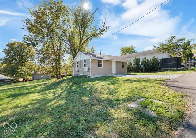 Photo 2 of Single family home for sale at 234 19th Street, Bedford, IN 47421 | MLS# 22132763 | Listing updated on 2026-10-27