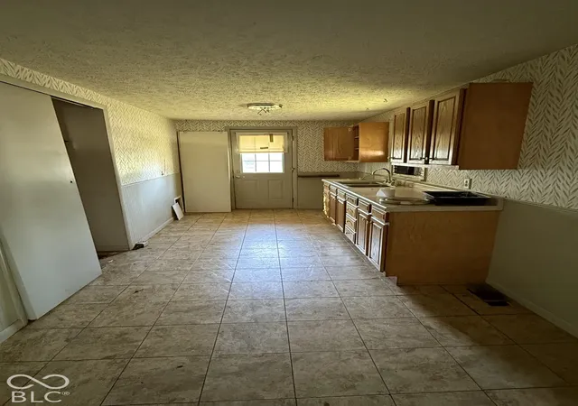 Photo 2 of Single family home for sale at 1244 N County Rd 525 W, New Castle, IN 47362 | MLS# 22132769 | Listing updated on 2026-10-22