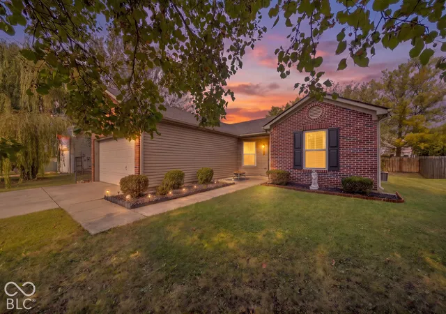 Photo 1 of Single family home for sale at 1270 Jasmine Dr, Greenfield, IN 46140 | MLS# 22132794 | Listing updated on 2026-10-30