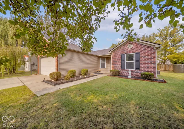 Photo 1 of Single family home for sale at 1270 Jasmine Dr, Greenfield, IN 46140 | MLS# 22132794 | Listing updated on 2026-10-30