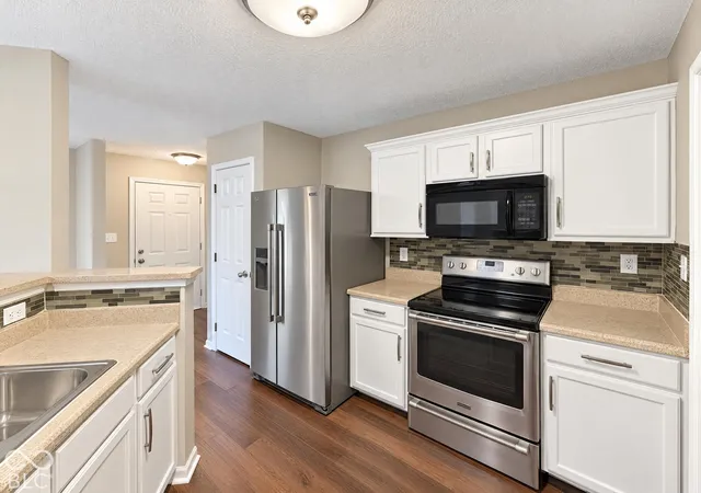 Photo 2 of Single family home for sale at 1191 Cutler Ln, Greenwood, IN 46143 | MLS# 22132795 | Listing updated on 2026-10-22
