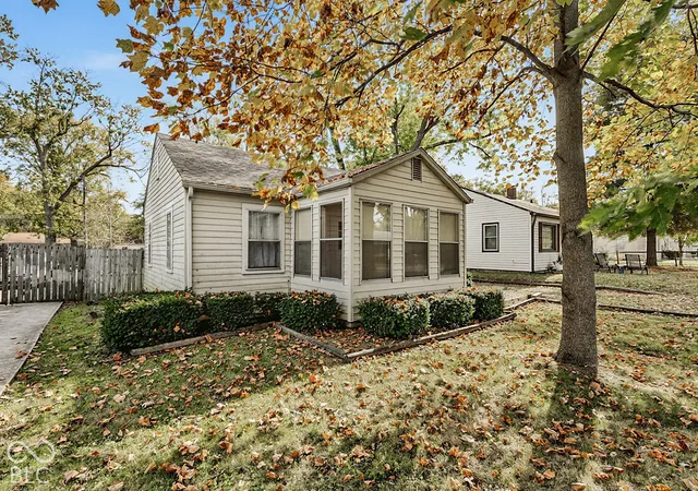 Photo 2 of Single family home for sale at 5869 Villa Ave, Indianapolis, IN 46227 | MLS# 22132801 | Listing updated on 2026-10-27