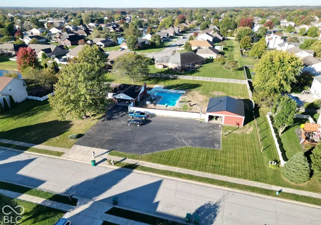 Photo 3 of Single family home for sale at 2030 Whitetail Ct, Avon, IN 46123 | MLS# 22132807 | Listing updated on 2026-10-26