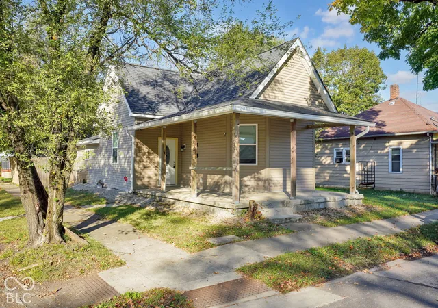 Photo 1 of Sale Pending at 1502 Union St, Columbus, IN 47201 | MLS# 22132820 | Listing updated on 2026-10-27