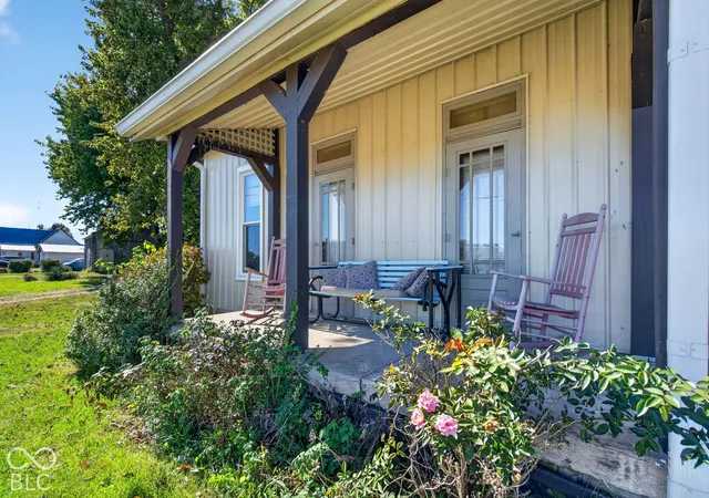 Photo 1 of Single family home for sale at 3470 S 900 East, Columbus, IN 47203 | MLS# 22132826 | Listing updated on 2026-10-23