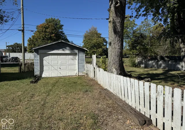 Photo 2 of Sale Pending at 1507 Southside, Crawfordsville, IN 47933 | MLS# 22132835 | Listing updated on 2026-10-29