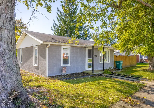 Single family home for sale at 819 Washington St, Hope, IN 47246 | MLS# 22132840