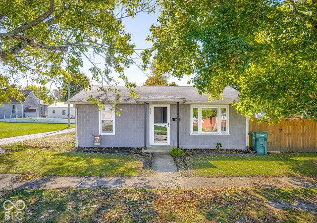 Photo 1 of Single family home for sale at 819 Washington St, Hope, IN 47246 | MLS# 22132840 | Listing updated on 2026-10-23