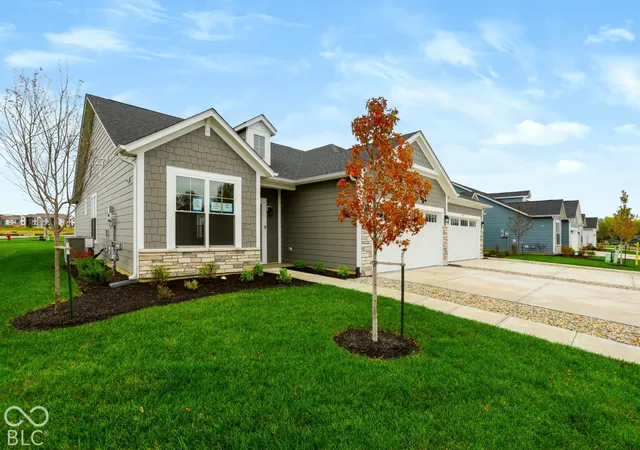 Photo 3 of Sale Pending at 2829 Oak Grv W Rd, Plainfield, IN 46168 | MLS# 22132844 | Listing updated on 2026-10-28