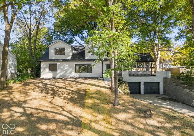 Photo 2 of Single family home for sale at 5035 Boulevard Pl, Indianapolis, IN 46208 | MLS# 22132848 | Listing updated on 2026-10-22