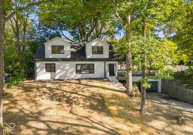 Photo 3 of Single family home for sale at 5035 Boulevard Pl, Indianapolis, IN 46208 | MLS# 22132848 | Listing updated on 2026-10-22